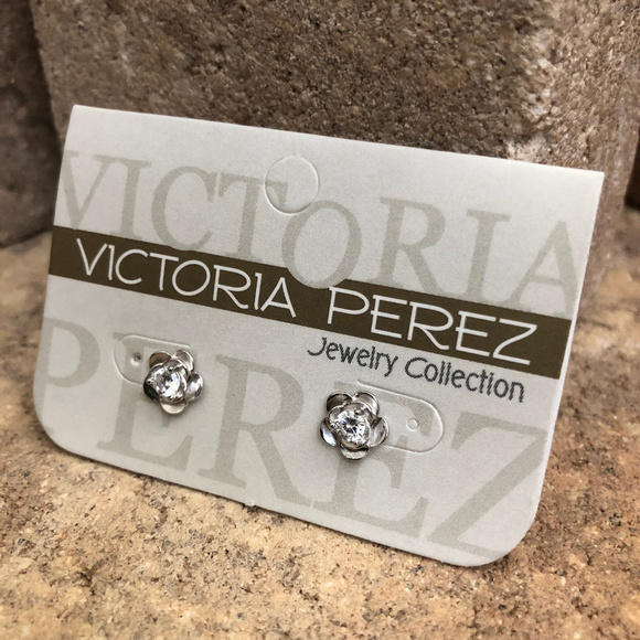 Victoria Perez Collection Jewelry - Every woman loves flowers. Delicates Stud Earrings